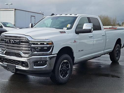 2026 RAM 2500 Laramie Crew Cab 4x4 8' Box