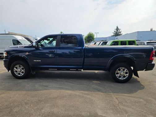 2019 RAM 3500 Laramie Crew Cab 4x4 8' Box
