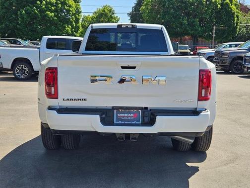 2025 RAM 3500 Laramie Crew Cab 4x4 8' Box