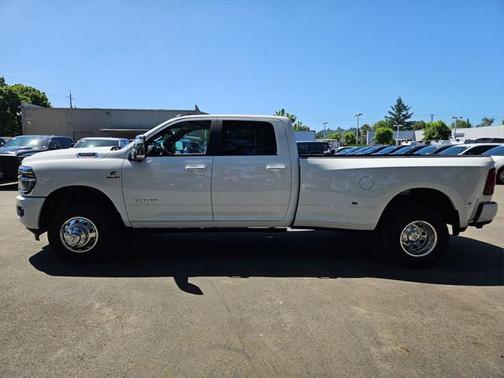 2025 RAM 3500 Laramie Crew Cab 4x4 8' Box