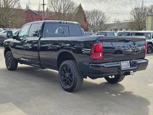 2026 RAM 3500 Laramie Crew Cab 4x4 8' Box