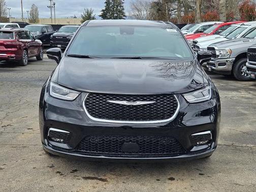 2025 Chrysler Pacifica Hybrid Select