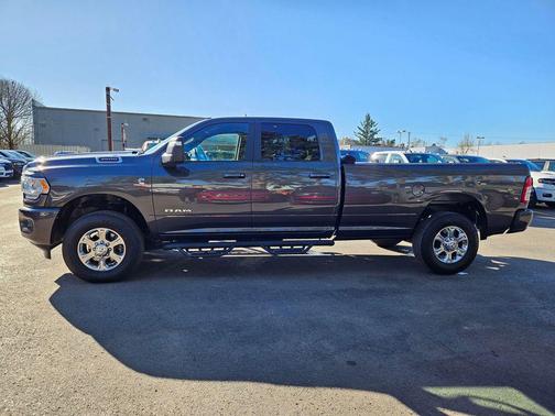 2024 RAM 3500 Big Horn Crew Cab 4x4 8' Box