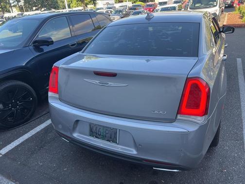 2016 Chrysler 300C Platinum