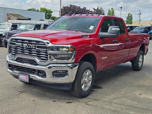2025 RAM 2500 Big Horn Crew Cab 4x4 8' Box