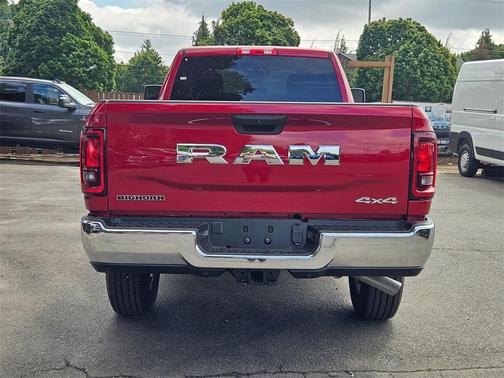 2025 RAM 2500 Big Horn Crew Cab 4x4 8' Box