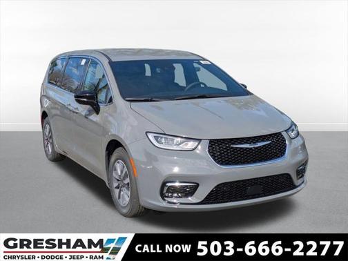 2025 Chrysler Pacifica Hybrid Select