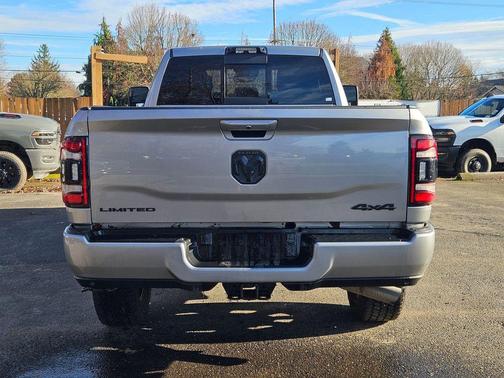 2023 RAM 3500 Limited Crew Cab 4x4 8' Box