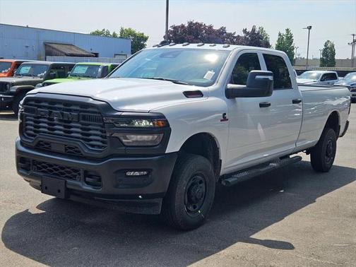 2025 RAM 2500 Tradesman Crew Cab 4x4 8' Box