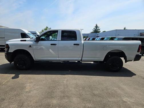 2025 RAM 2500 Tradesman Crew Cab 4x4 8' Box