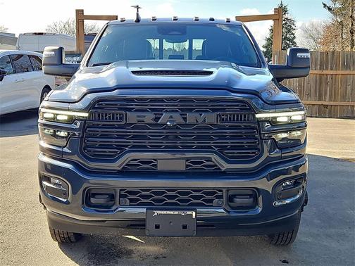 2026 RAM 3500 Laramie Crew Cab 4x4 8' Box