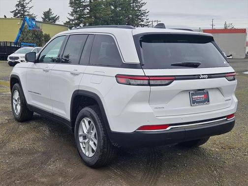 2025 Jeep Grand Cherokee Laredo