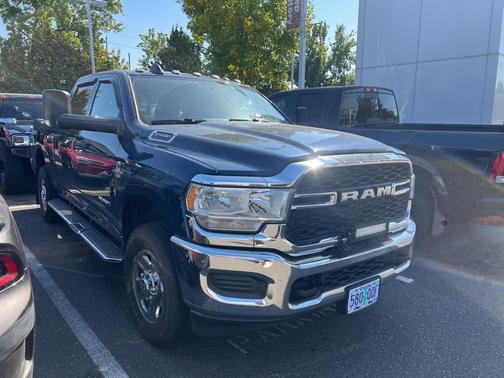 2022 RAM 2500 Tradesman Crew Cab 4x4 6'4' Box