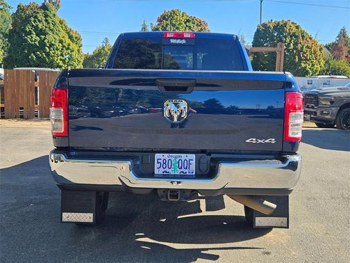 2022 RAM 2500 Tradesman Crew Cab 4x4 6'4' Box