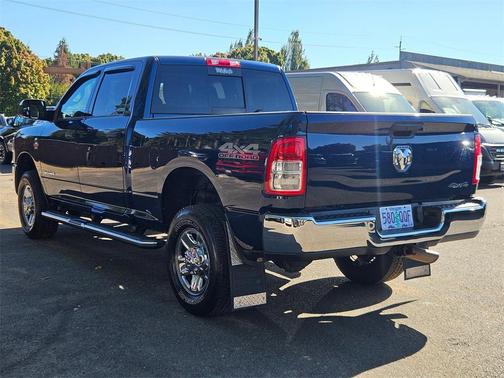 2022 RAM 2500 Tradesman Crew Cab 4x4 6'4' Box