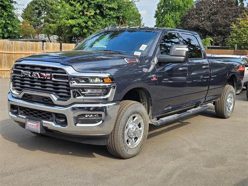 2025 RAM 2500 Tradesman Crew Cab 4x4 8' Box