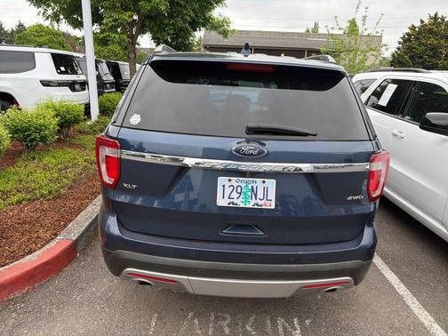 Blue Jeans Metallic 2017 Ford Explorer XLT