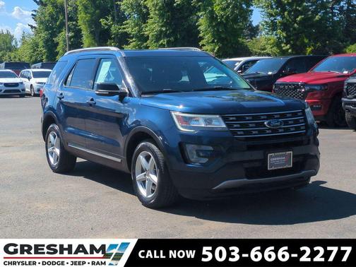 Blue Jeans Metallic 2017 Ford Explorer XLT