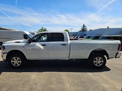2025 RAM 2500 Big Horn Crew Cab 4x4 8' Box