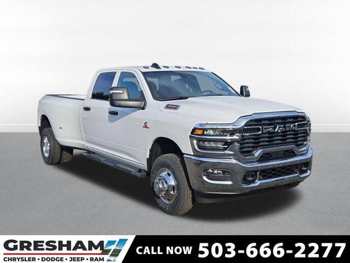 Bright White Clearcoat 2026 RAM 3500 Tradesman Crew Cab 4x4 8' Box