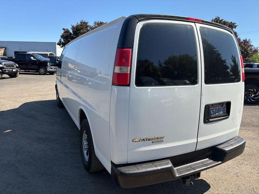 Summit White 2014 Chevrolet Express 2500 Work Van