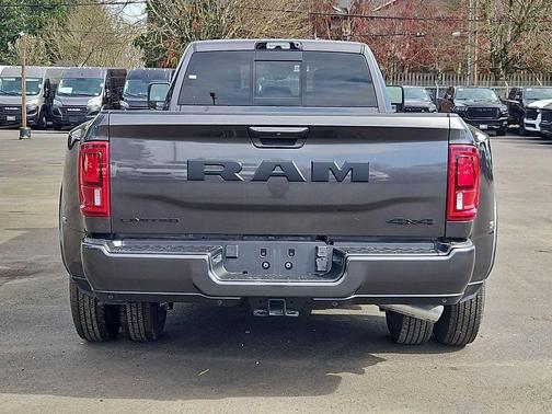 2026 RAM 3500 Limited Crew Cab 4x4 8' Box