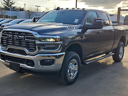 2026 RAM 3500 Tradesman Crew Cab 4x4 6'4' Box