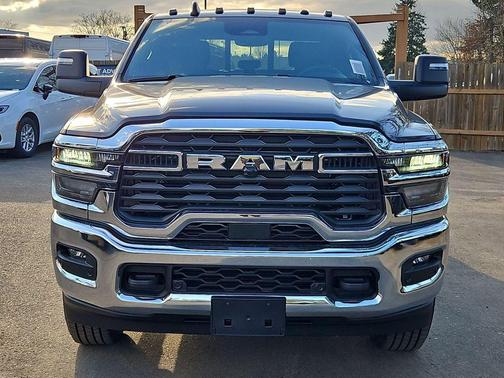 2026 RAM 3500 Tradesman Crew Cab 4x4 6'4' Box