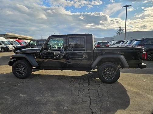 2025 Jeep Gladiator Sport S