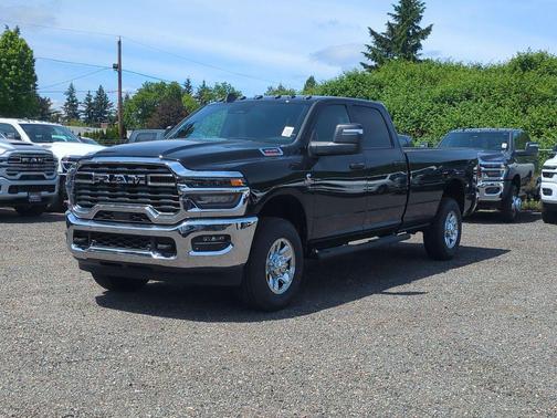 Diamond Black Crystal Pearlcoat 2026 RAM 3500 Tradesman Crew Cab 4x4 8' Box