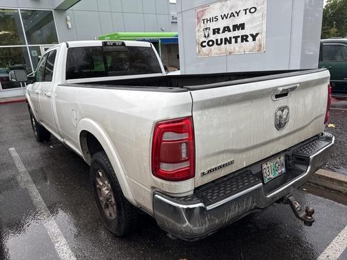 2019 RAM 3500 Laramie Crew Cab 4x4 8' Box