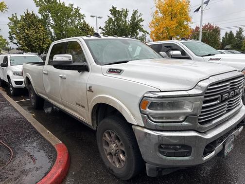 2019 RAM 3500 Laramie Crew Cab 4x4 8' Box