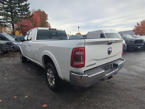 2019 RAM 3500 Laramie Crew Cab 4x4 8' Box