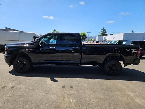 2025 RAM 2500 Tradesman Crew Cab 4x4 8' Box