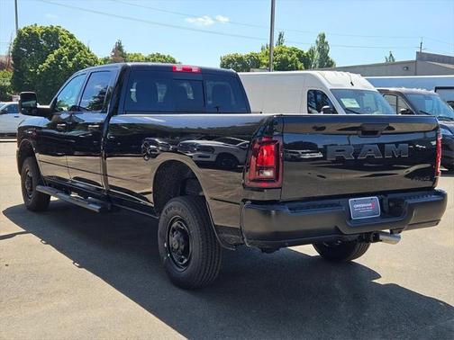 2025 RAM 2500 Tradesman Crew Cab 4x4 8' Box