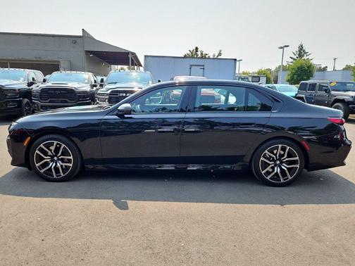 Black Sapphire Metallic 2025 BMW 740 xDrive