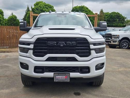 2025 RAM 3500 Laramie Crew Cab 4x4 8' Box