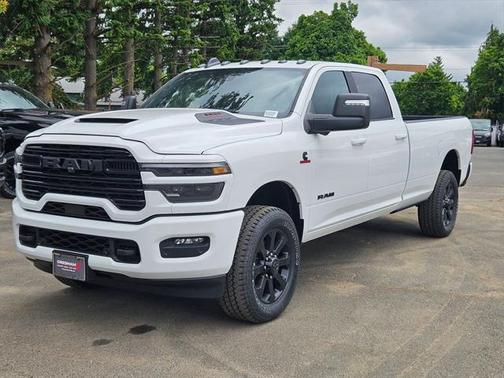 2025 RAM 3500 Laramie Crew Cab 4x4 8' Box