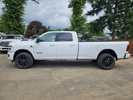 2025 RAM 3500 Laramie Crew Cab 4x4 8' Box
