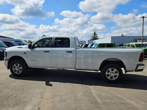 2025 RAM 3500 Big Horn Crew Cab 4x4 8' Box