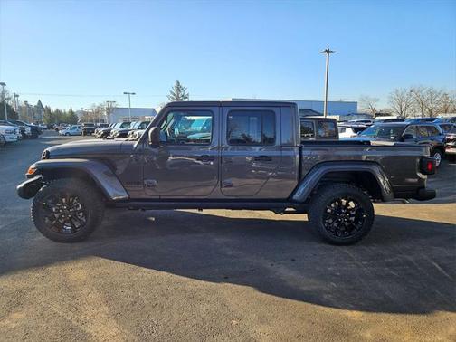 2025 Jeep Gladiator Nighthawk