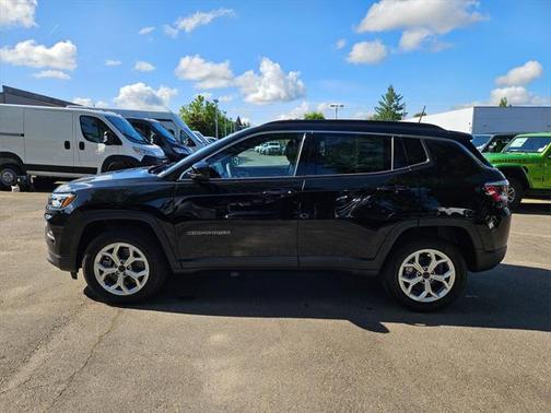 2025 Jeep Compass Latitude