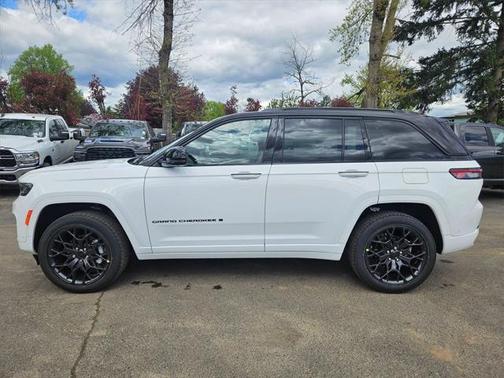 2025 Jeep Grand Cherokee Summit