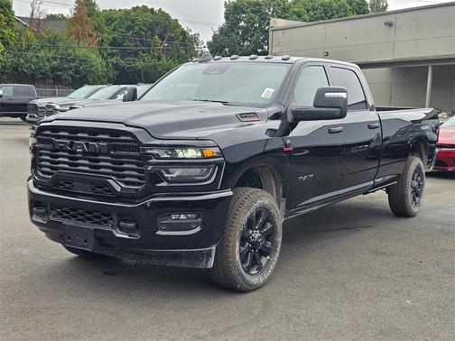 2025 RAM 2500 Big Horn Crew Cab 4x4 8' Box