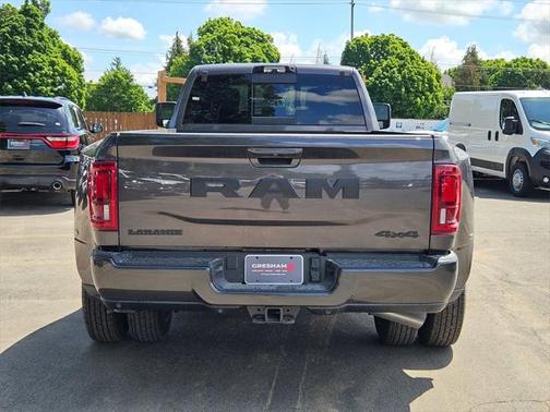 2025 RAM 3500 Laramie Crew Cab 4x4 8' Box