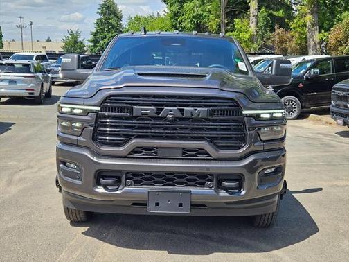 2025 RAM 3500 Laramie Crew Cab 4x4 8' Box