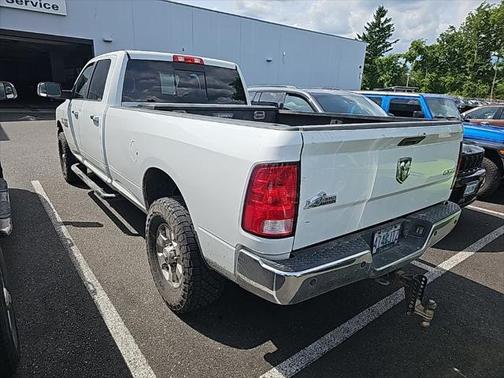 2017 RAM 3500 Big Horn Crew Cab 4x4 8' Box