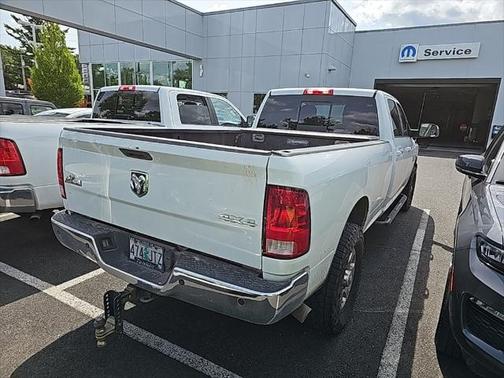 2017 RAM 3500 Big Horn Crew Cab 4x4 8' Box