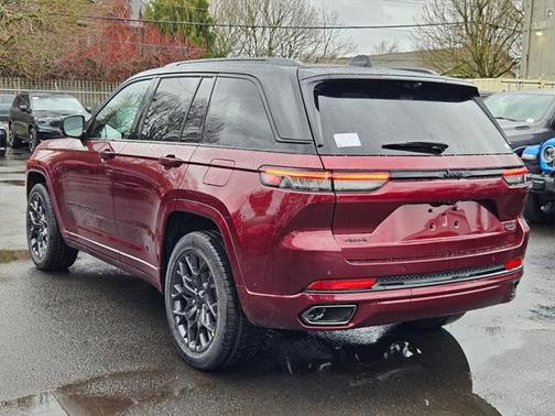 2025 Jeep Grand Cherokee Summit