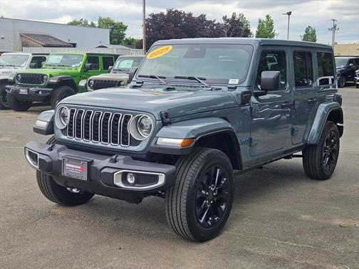 2025 Jeep Wrangler 4xe Sahara